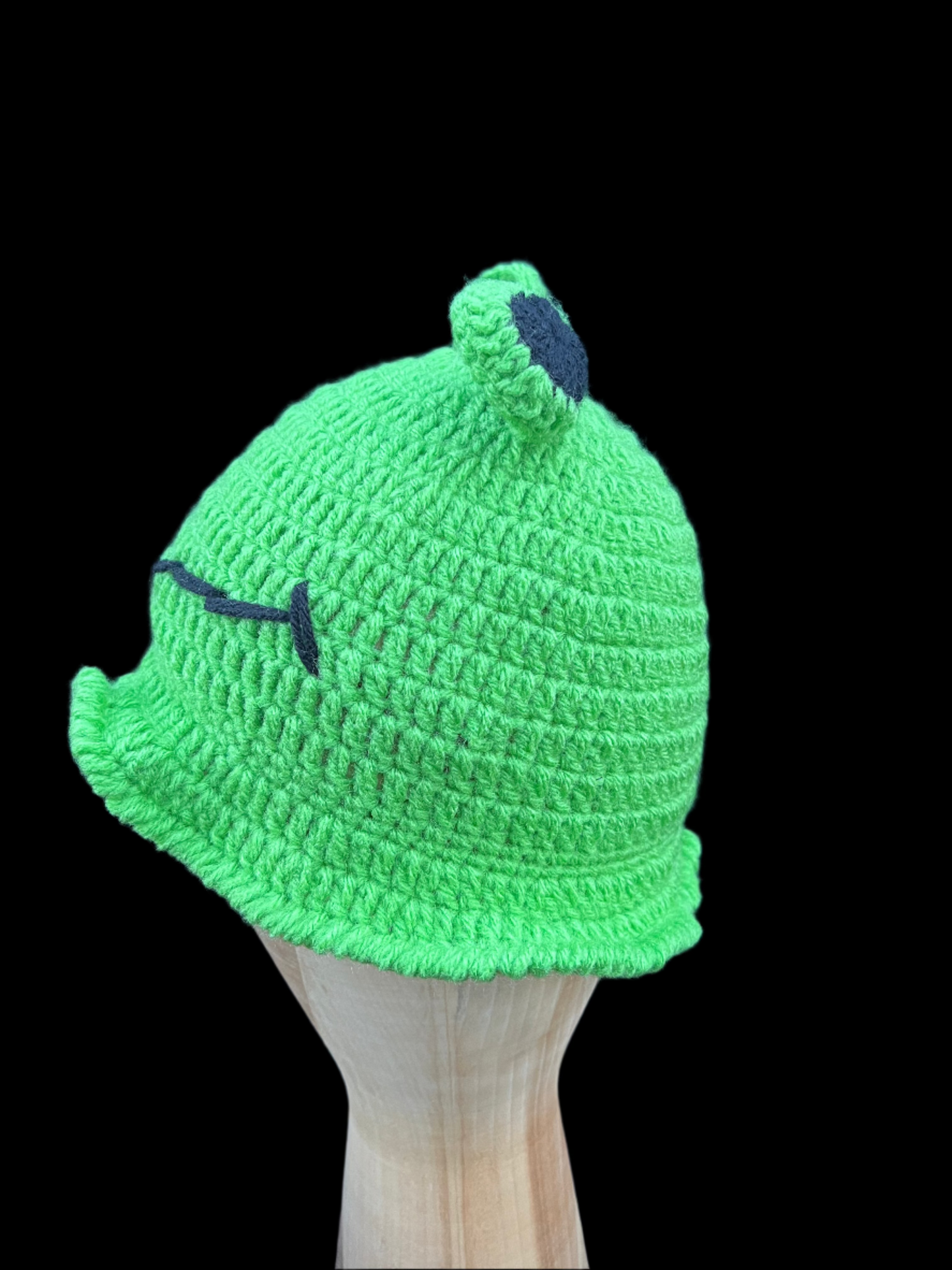 Knitted Frog Bucket Hat