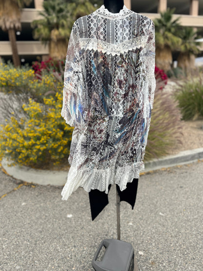 Origami women’s lace, multicolor, bell sleeve medium size long vest cover￼