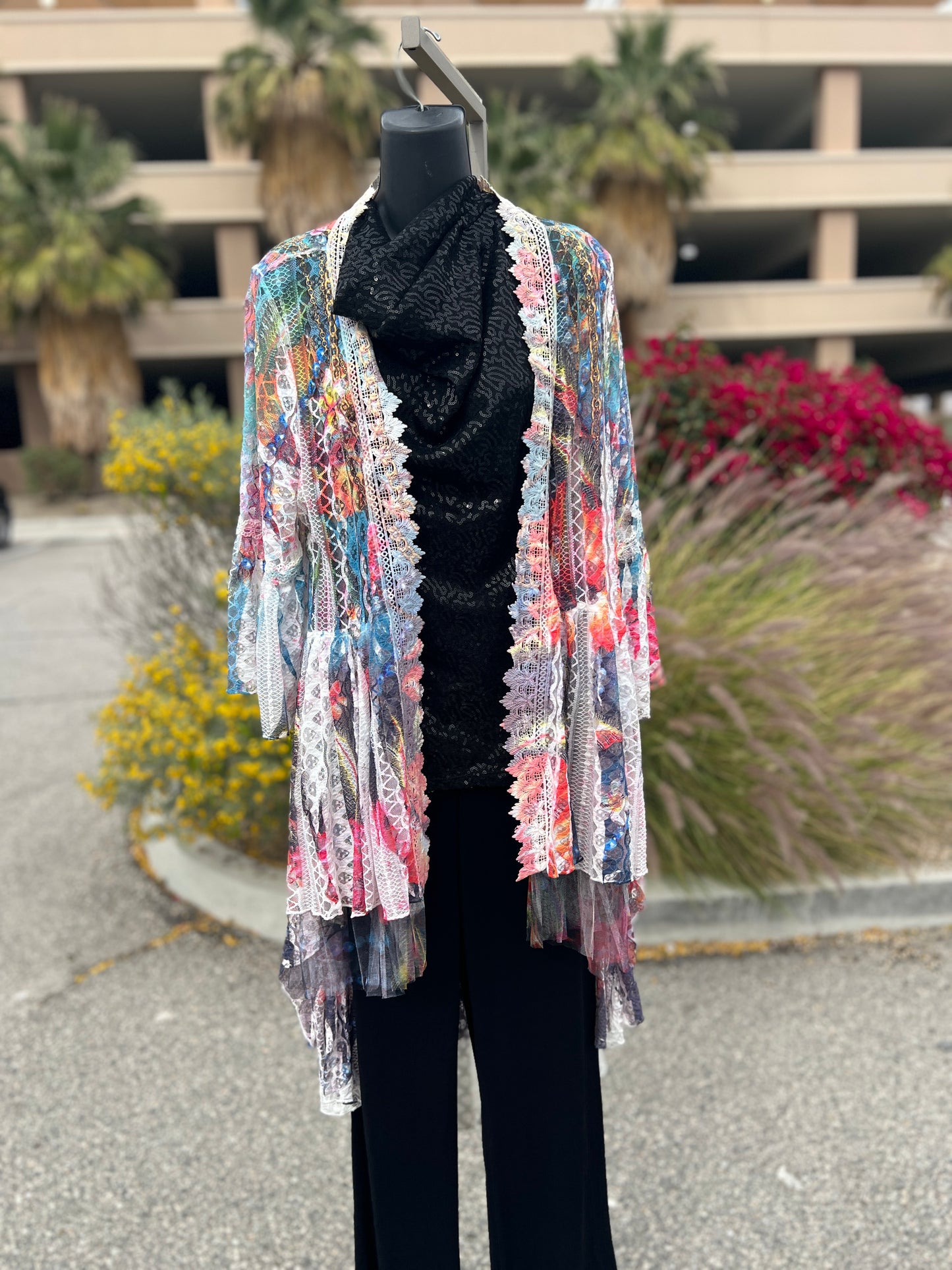 Origami vest multicolor L/S bell sleeves sz medium ￼