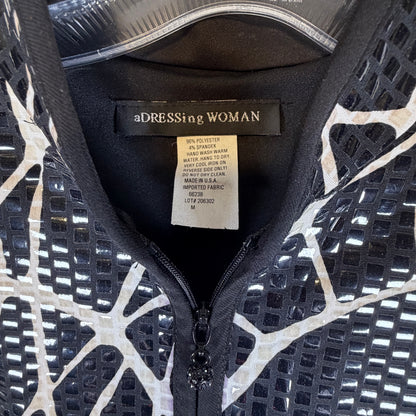 aDRESSing WOMAN jacket detail photo