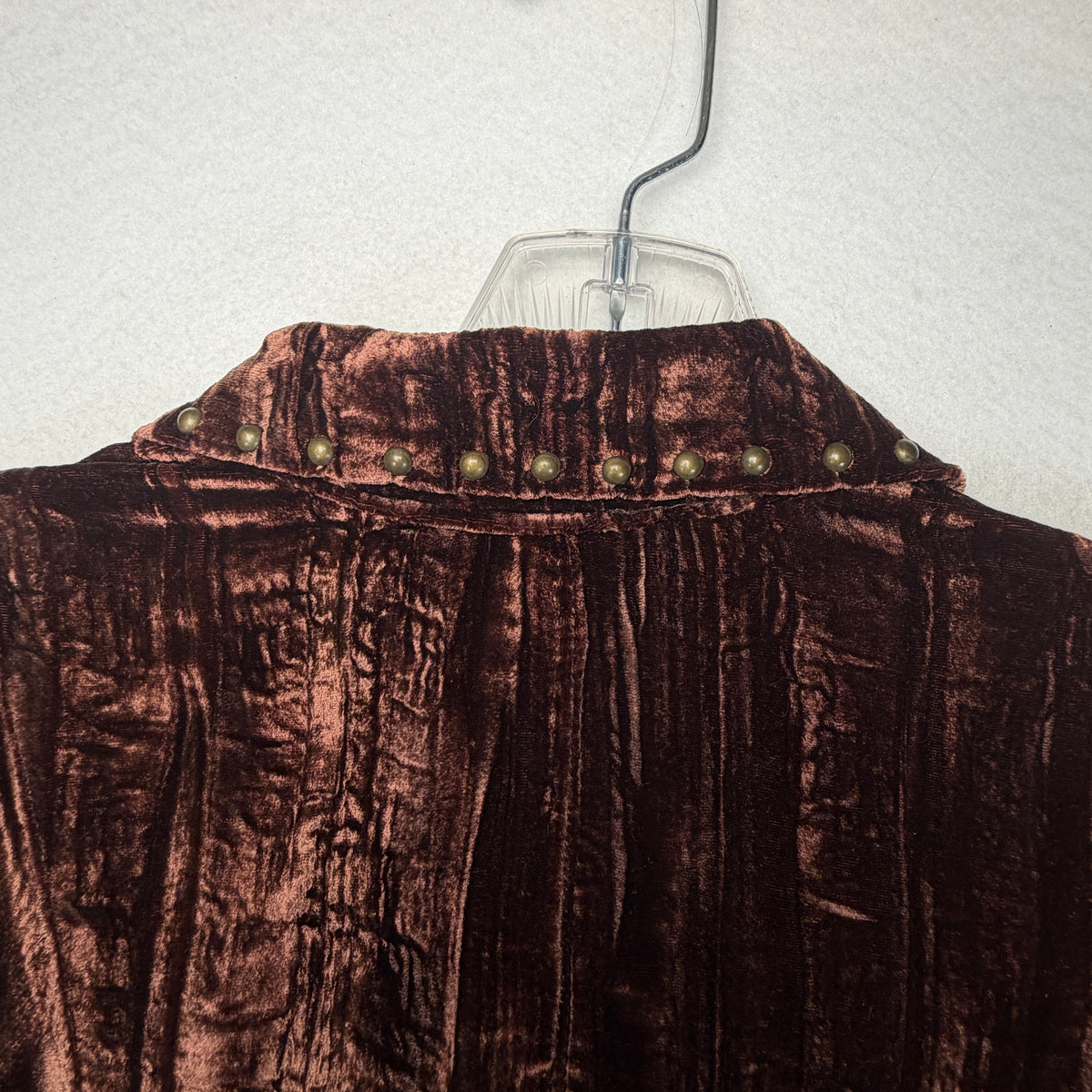 ISABEL brown velvet blazer detail photo